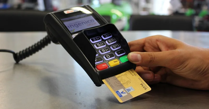 Les frais bancaires et de change : le poste qu'on découvre trop tard